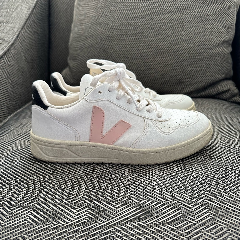 Veja V 10 Sneakers 38